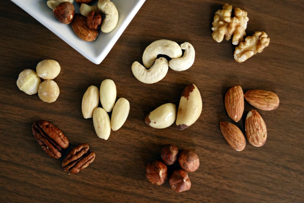 Healthy Snacking for a Healthy and Balanced Diet 2 healthy snacks